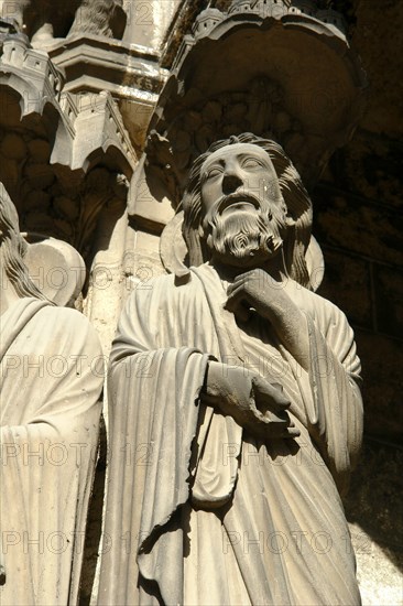 Chartres.