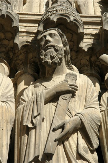 Chartres.