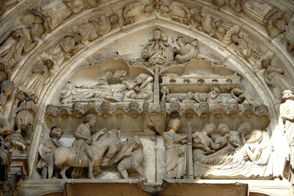Chartres.