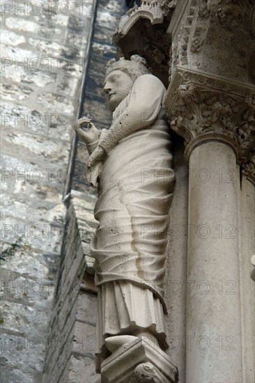 Chartres.