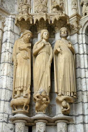 Chartres.