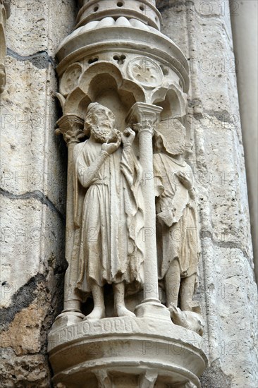 Chartres.