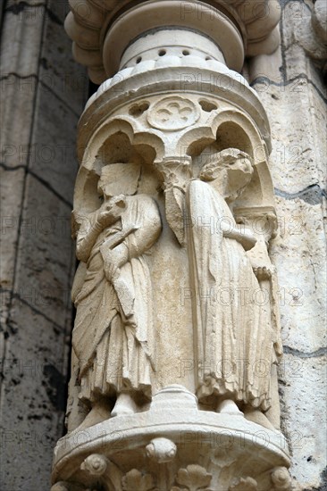 Chartres.