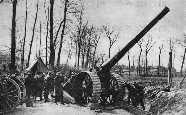 Artillerie anglaise sur le front.