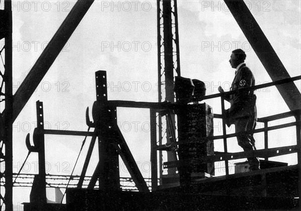 Adolf Hitler. Rede an die Belegschaft bei Blohm & Voß. Adolf Hitler. Discours devant le personnel chez Blohm & Voss.