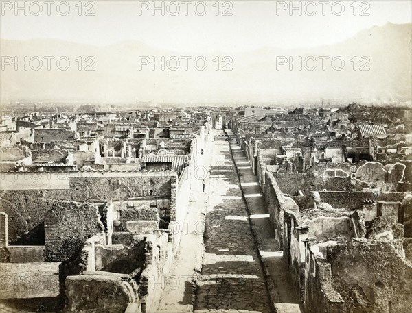 1er siècle : Panorama des ruines de Pompei. Photo début 20e.