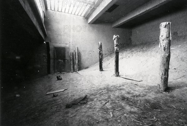 Poteaux d'exécution située porte de Versailles. Guerre 39-45. Occupation allemande.