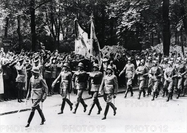 22 août 1937. L'armée allemande. Défilé des cadets prussiens. Ph. Hoffmann.