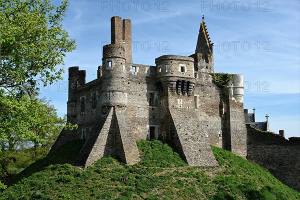 Donjon du  château du Plessis-Macé