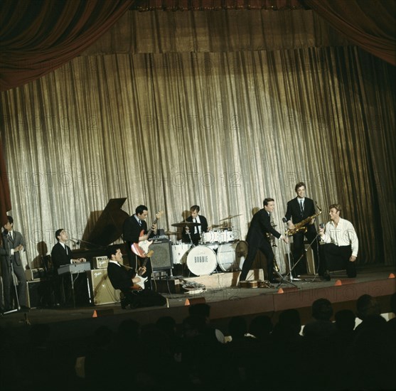 Johnny Hallyday in concert, 1964