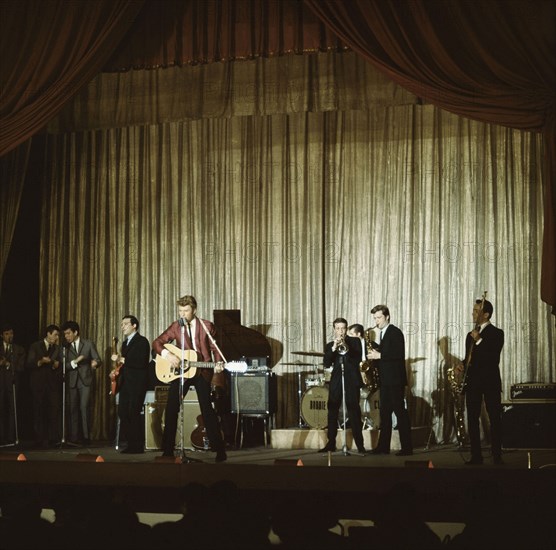 Johnny Hallyday in concert, 1964