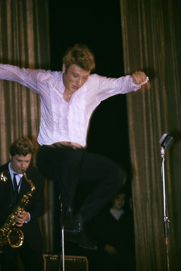 Johnny Hallyday in concert, 1964