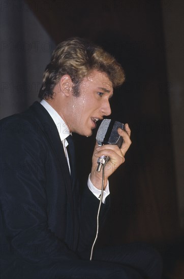 Johnny Hallyday in concert, 1964