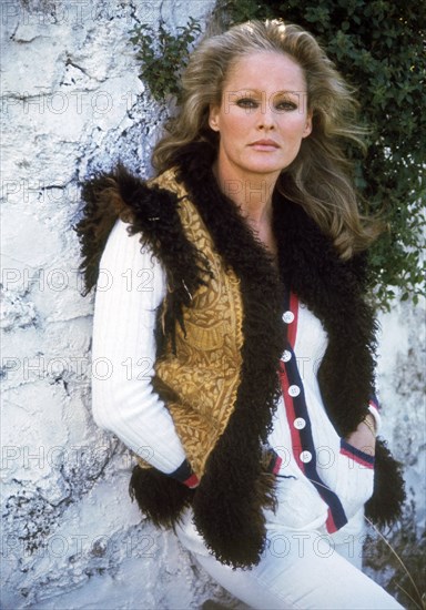 Ursula Andress, 1976