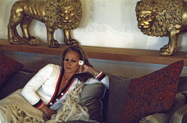 Ursula Andress, 1976