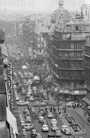Vue d'ensemble de la rue Réaumur à Paris en 1958