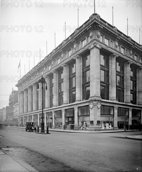 Selfridge's department store, 400 Oxford Street, London, 1909