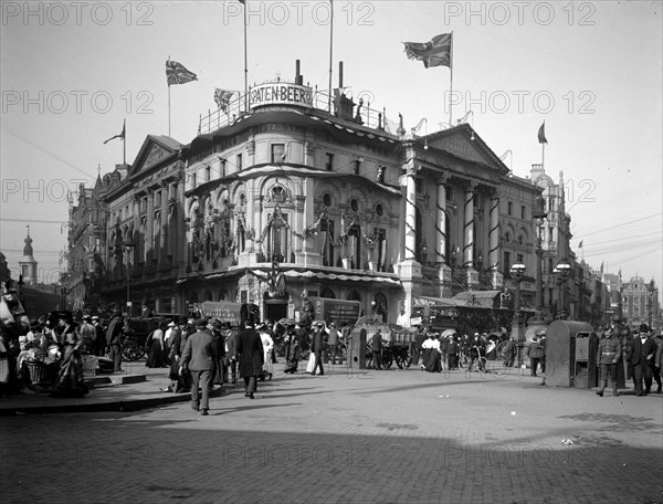 The London Pavilion Theatre, Piccadilly Circus, London, 1902