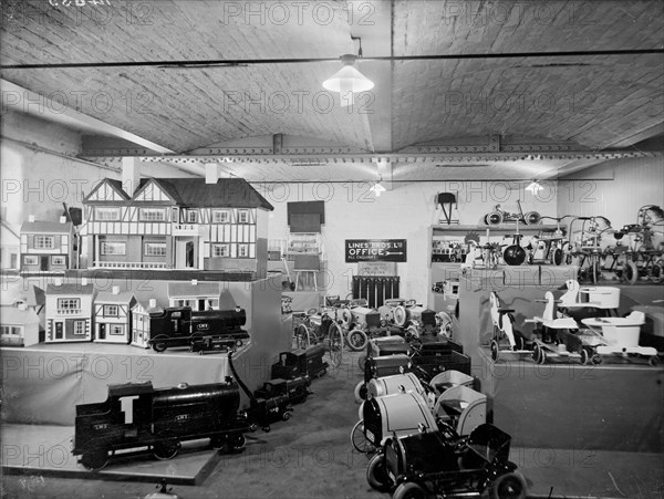 Toyshop, Oldham Road, Manchester, 1927