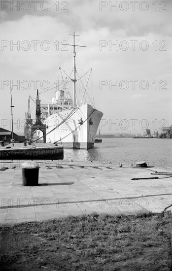 P&O passenger liner, Tilbury Docks, Essex, c1945-c1965