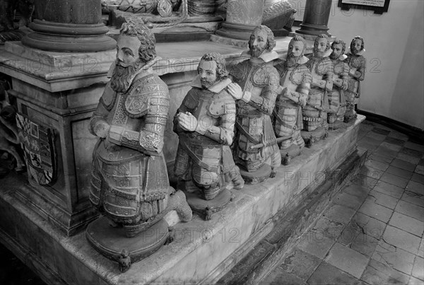 Knollys monument, Rotherfield Greys, Oxfordshire, c1965-c1969