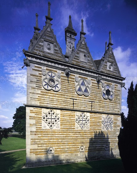 Rushton Triangular Lodge, Northamptonshire, 2001