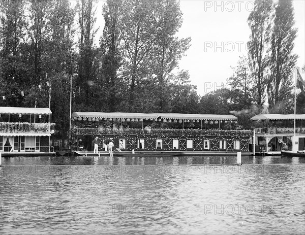 Houseboats moored on the River Thames, Henley-on-Thames, Oxfordshire Artist