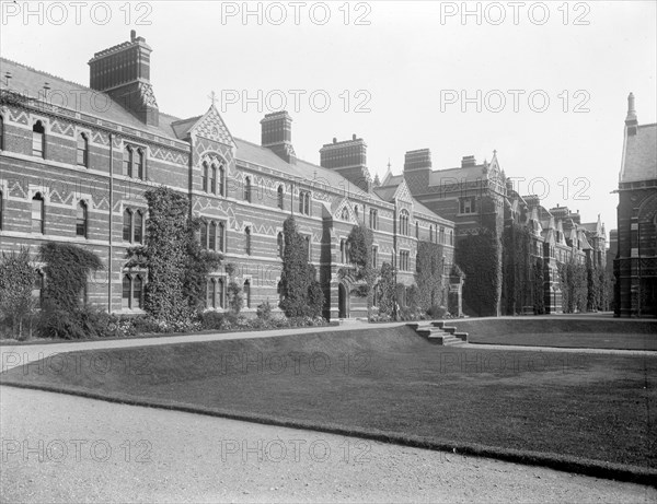 Keble College, Liddon Quad, Parks Road, Oxford, Oxfordshire, 1907