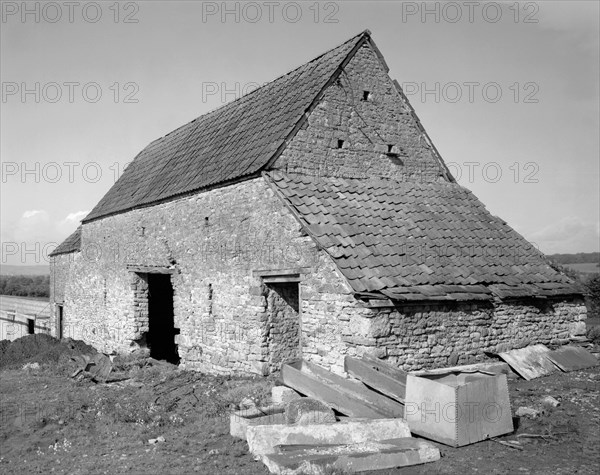 Barn at Court Farm, Rockhampton, South Gloucestershire, 1991