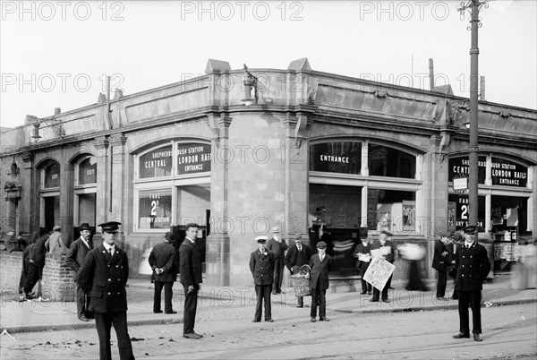 Shepherd's Bush Station, Shepherd's Bush, Hammersmith, London, 1900