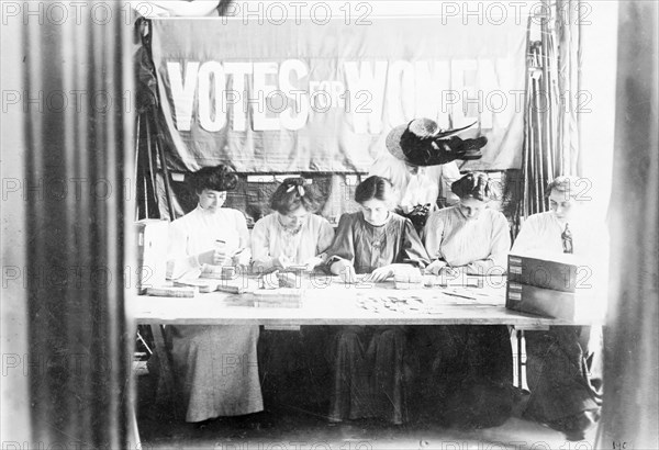 Ticket desk at the Women's Exhibition, 1909. Artist: Unknown