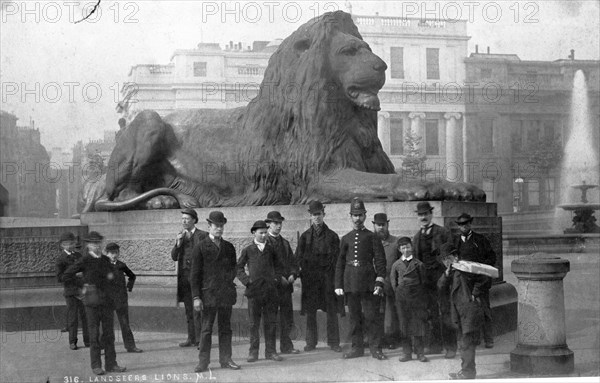 Policeman and men, Trafalgar Square, Westminster, London, late 19th-early 20th century. Artist: Unknown