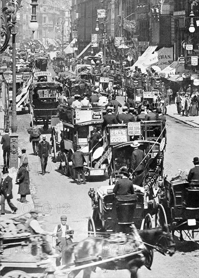 Horse buses in the Strand, City of Westminster, London. Artist: Unknown