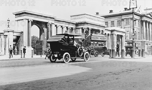 Hyde Park Corner and Constitution Arch, Westminster, London. Artist: Unknown