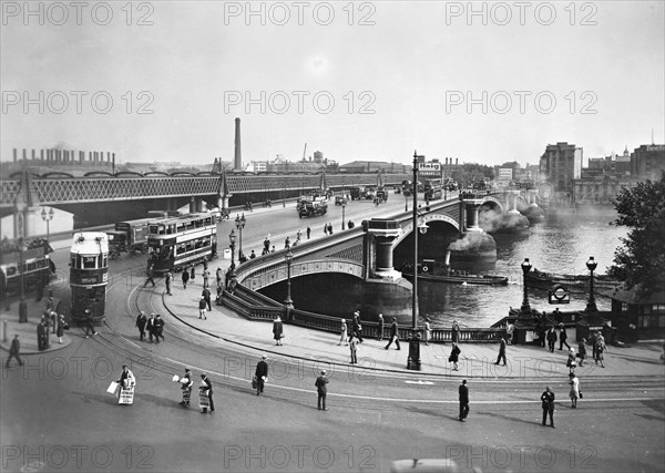 Blackfriars Bridge and Bankside power station, London. Artist: George Davison Reid