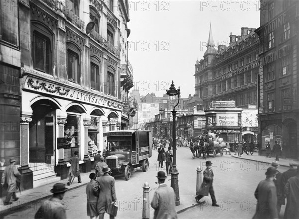 Cannon Street with Lyons shop, hotel and station, London, c1920-c1930. Artist: George Davison Reid