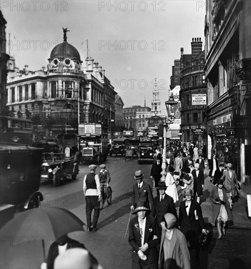 The Strand with the Gaiety Theatre to the left and St Clement Danes, Westminster, London, (c1920s?). Artist: George Davison Reid