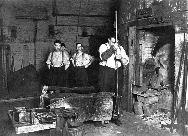 Workers at Whitefriars Glassworks, City of London, (early 20th century?). Artist: Unknown