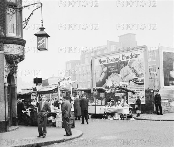 Tubby Isaacs stall, Middlesex Street, Aldgate, London, (1960s?). Artist: Unknown