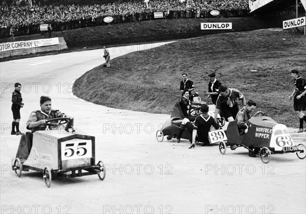 Soap Box Derby at Brooklands, Surrey. Artist: Unknown