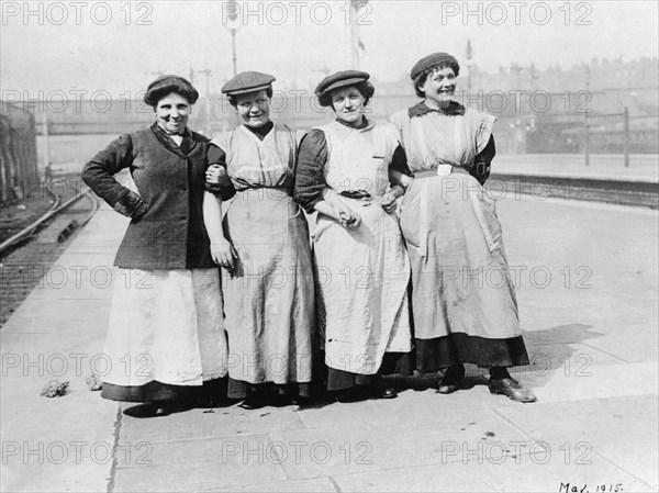 Women porters at Marylebone station, May 1915. Artist: Unknown