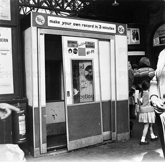 'Make your own record in 3 minutes', London, c1966-c1967. Artist: Henry Grant