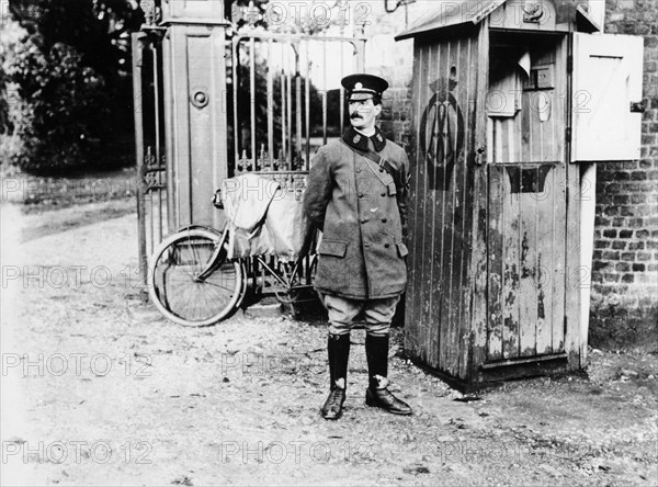 Early AA telephone box, (c1900s?). Artist: Unknown