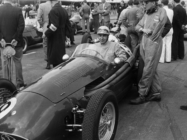 Roy Salvadori in a Maserati, Goodwood, 1954. Artist: Unknown