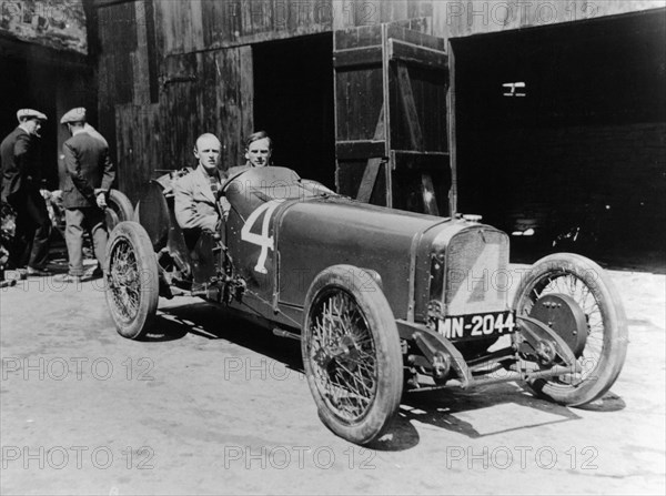 Henry Segrave in an 8 cylinder Sunbeam, Isle of Man, 1922. Artist: Unknown