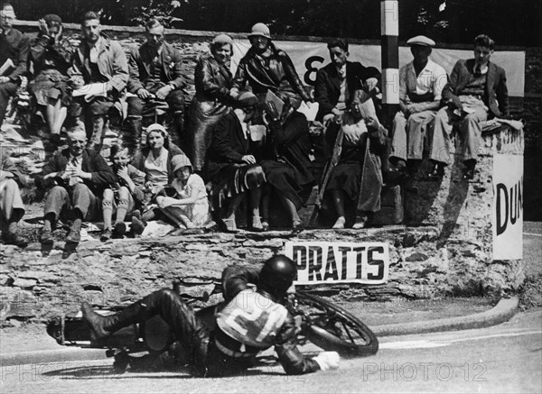 Wal Handley at the Junior TT, Isle of Man, 1933. Artist: Unknown