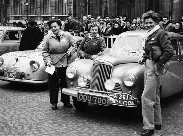 Three women with a Sunbeam Talbot, Monte Carlo Rally, 18th January 1954. Artist: Unknown