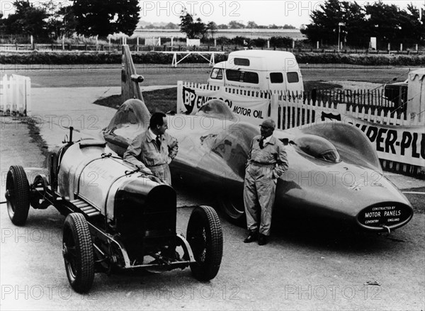 Donald Campbell with a Sunbeam 350 and Leo Villa with Bluebird, c1964. Artist: Unknown