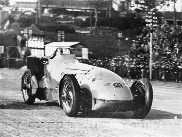 Malcolm Campbell in Bluebird, 1928. Artist: Unknown