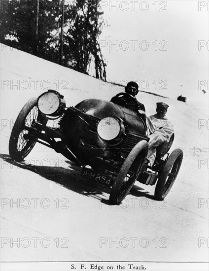 SF Edge driving a Napier, Brooklands, Surrey, 1907. Artist: Unknown